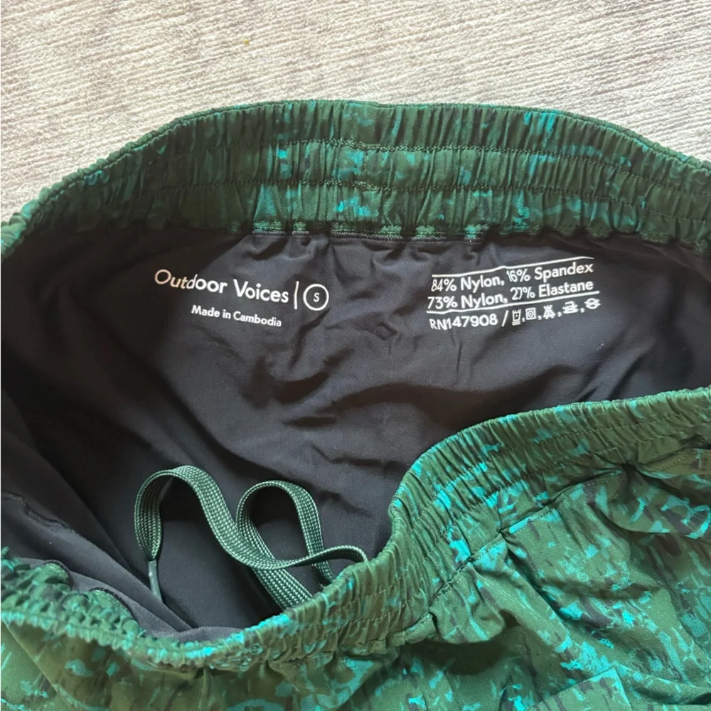 Outdoor Voices Teal Patterned Women's Athletic Shorts - Picture 2 of 5